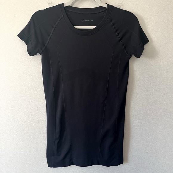 Oiselle Women’s Size Small Black Athletic Running Top Short Sleeve Crew Neck - Picture 1 of 6